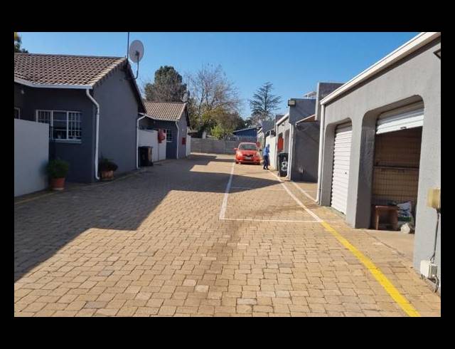 3 BEDROOM TOWNHOUSE FOR SALE IN KLOPPERPARK